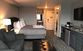 Starfish Manor Oceanfront Hotel